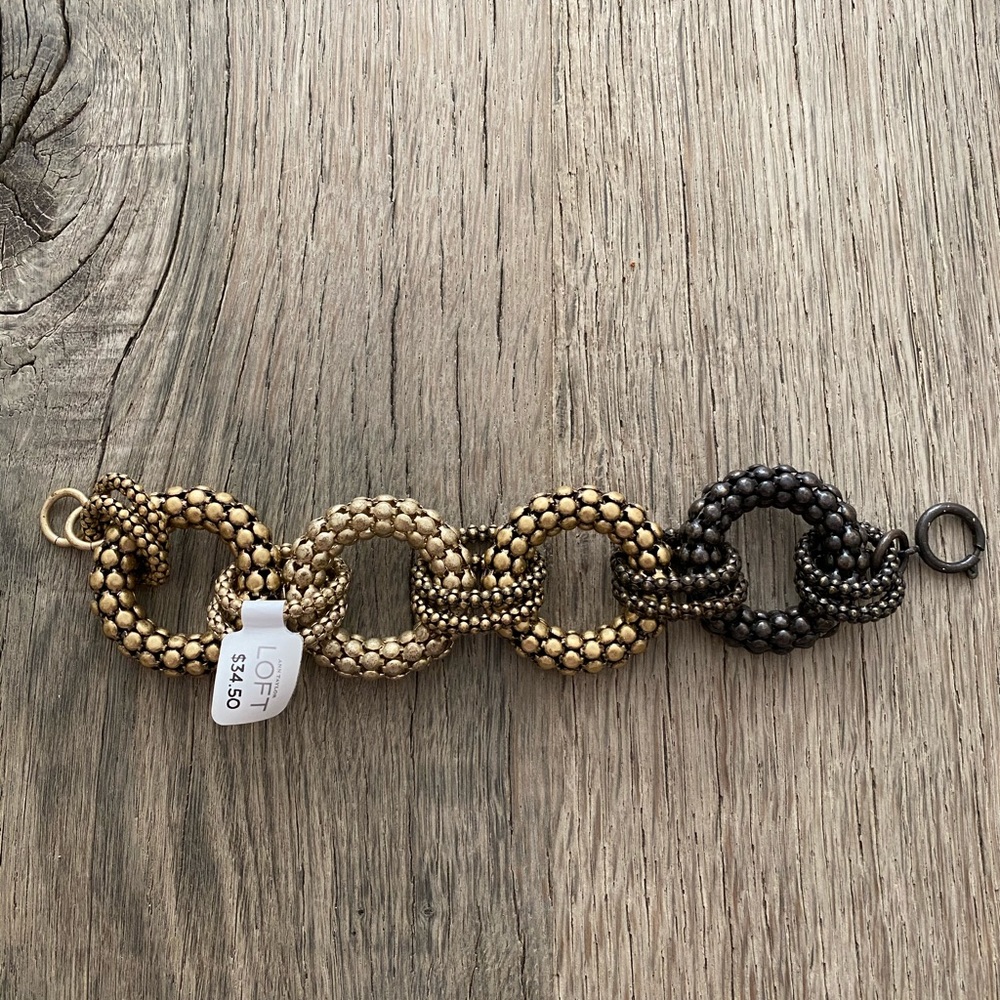 Link multi-colored bracelet